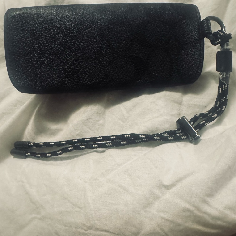 Coach leather black signature sunglasses/glasses lanyard case. Rare! - Picture 2 of 11